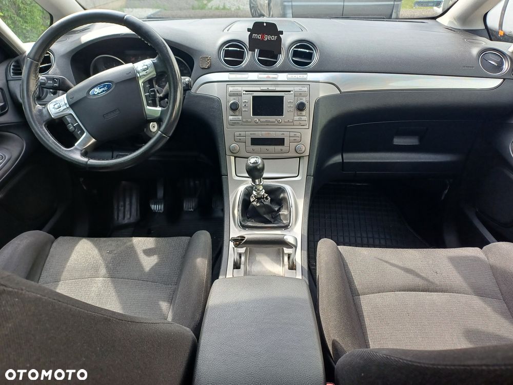 Ford S-Max - 8