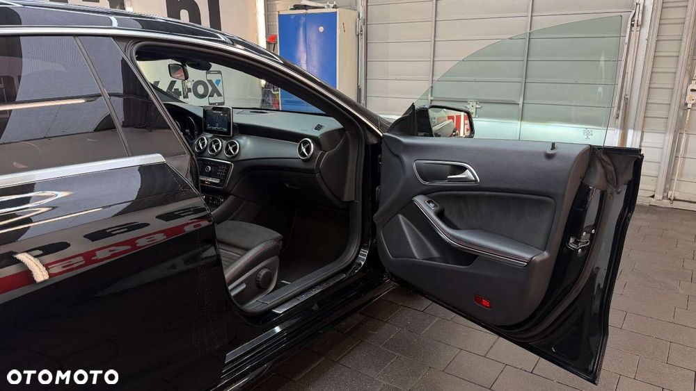 Mercedes-Benz CLA - 38