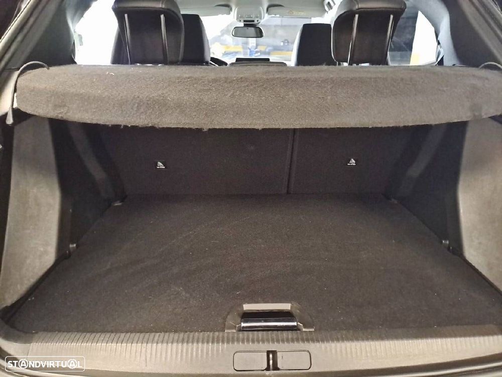 Peugeot 2008 1.2 PureTech Allure EAT8 - 6