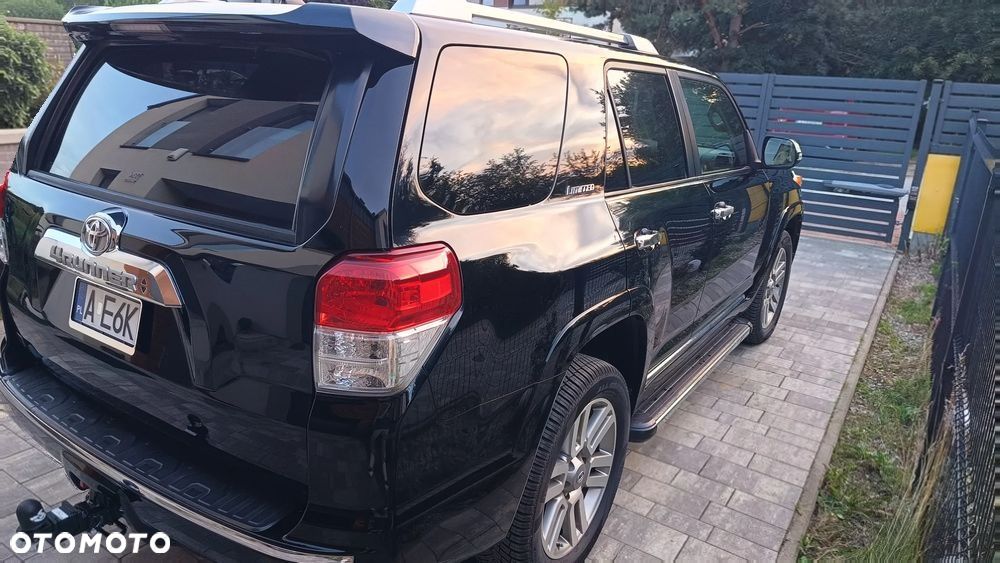 Toyota Land Cruiser - 4