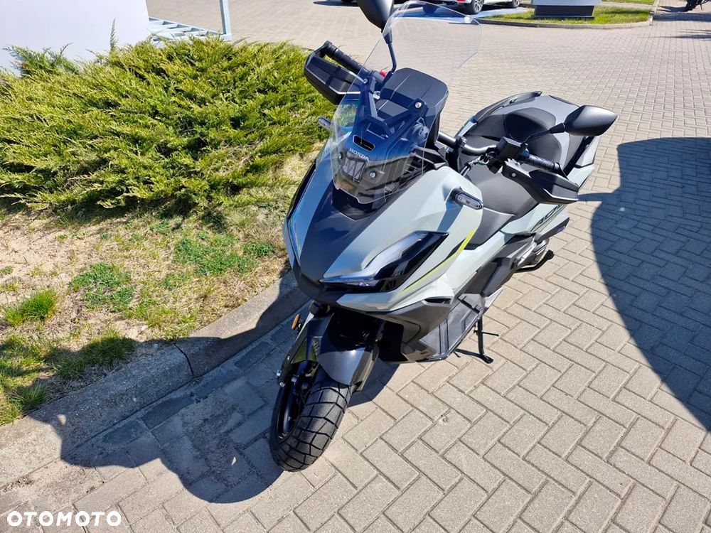 Honda ADV350 - 5