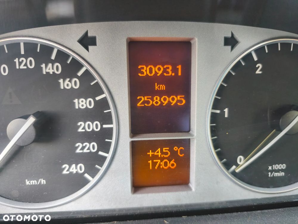 Mercedes-Benz Klasa B 200 CDI Autotronic - 8