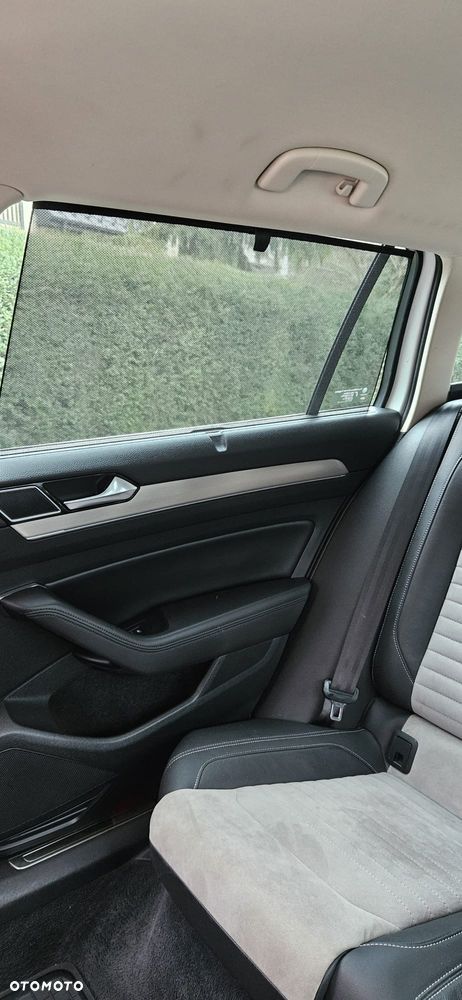 Volkswagen Passat - 20