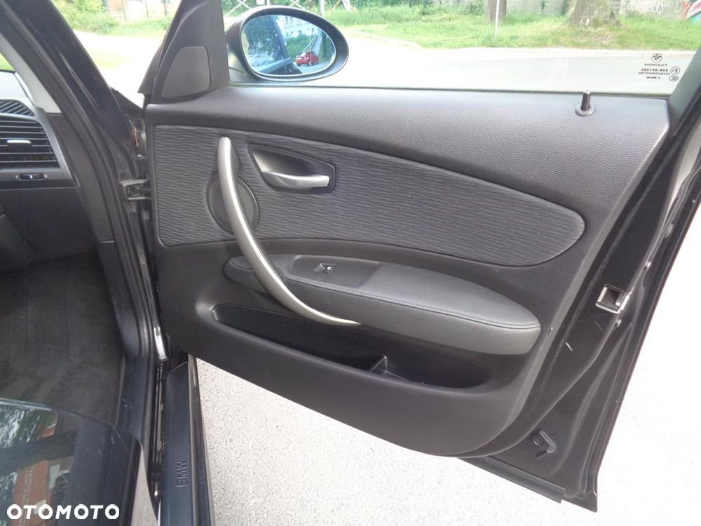 BMW Seria 1 - 25