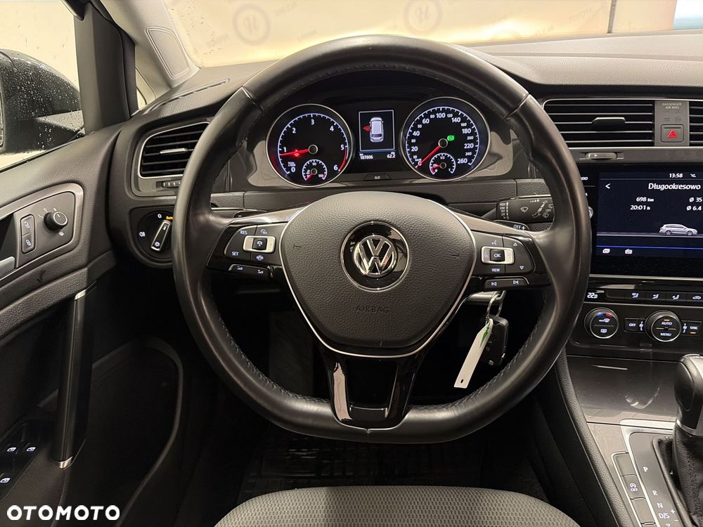 Volkswagen Golf - 12