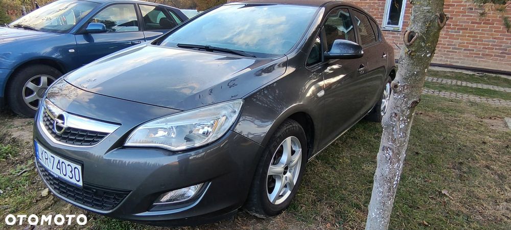 Opel Astra 1.4 T Cosmo - 9