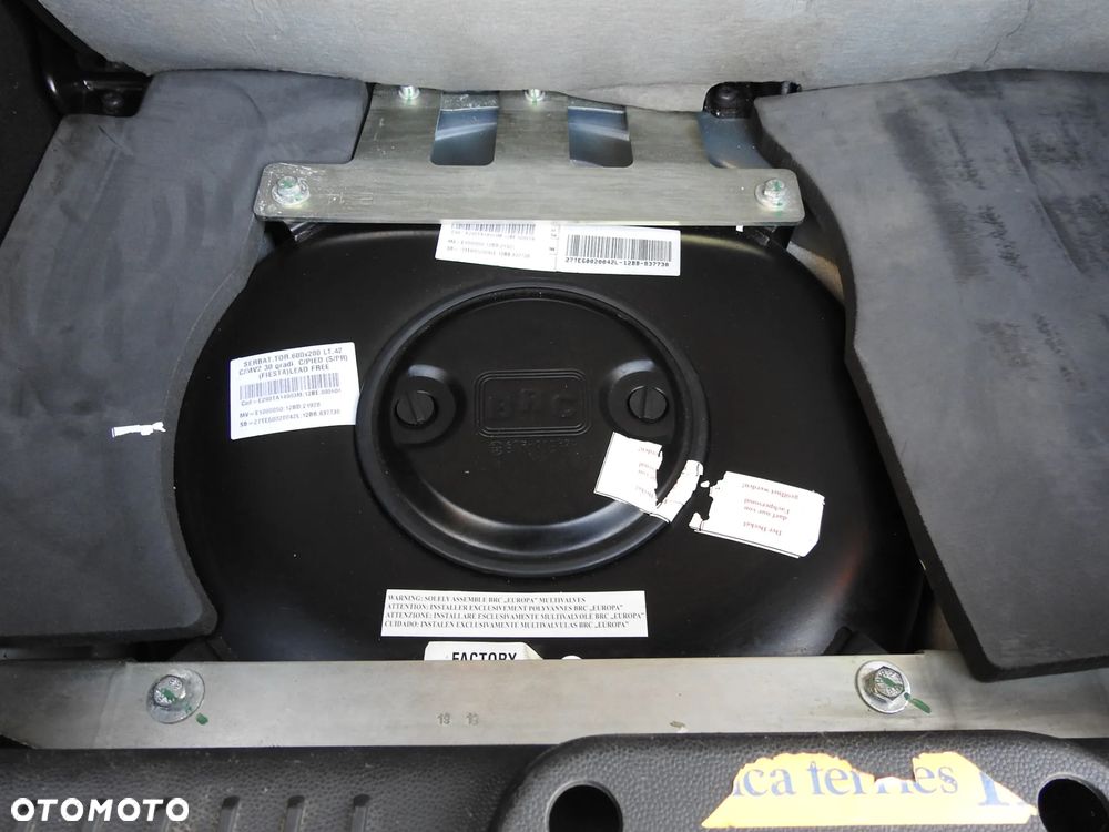 Ford Fiesta 1.4 Trend - 27