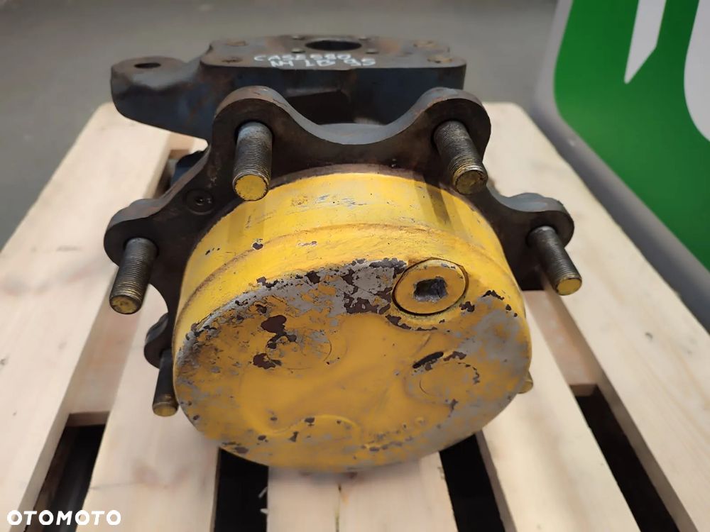 Zwolnica Zwrotnica 11002 Piasta Półoś NEW HOLLAND LB95 - 4