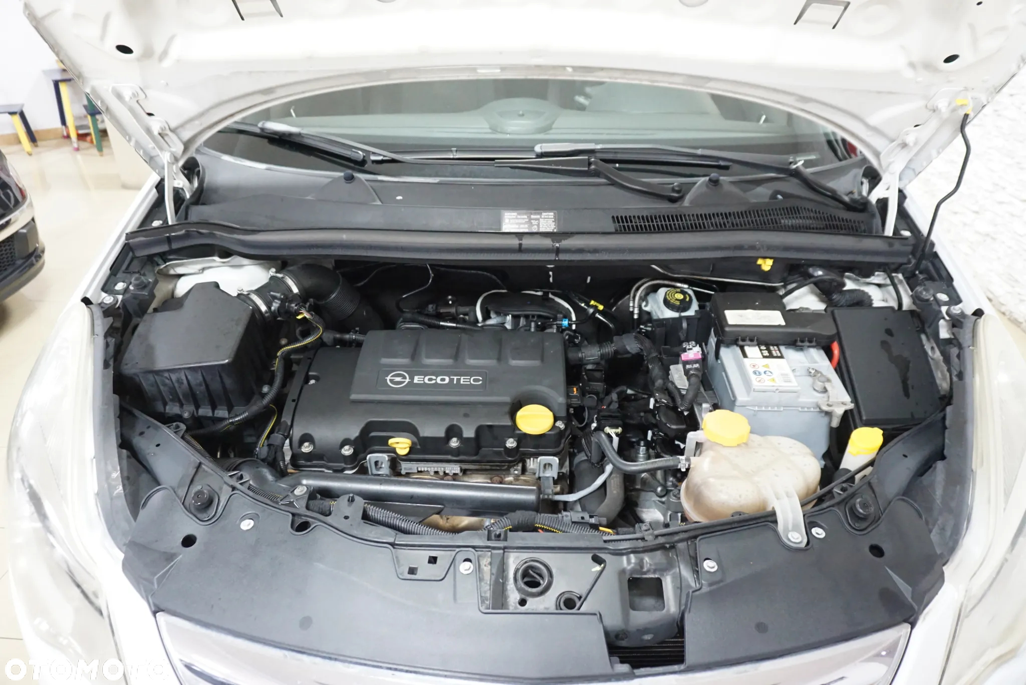 Opel Corsa 1.4 16V Color Edition - 13