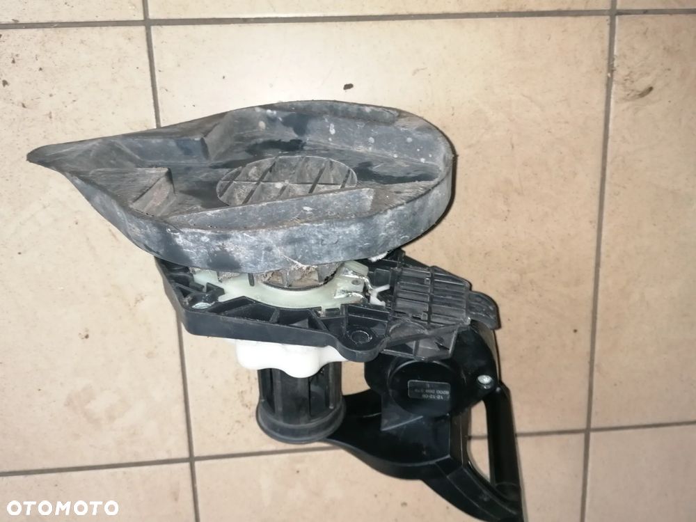 WINDA KOLA ZAPASOWEGO CLIO III 8200601401 8200269378 - 4