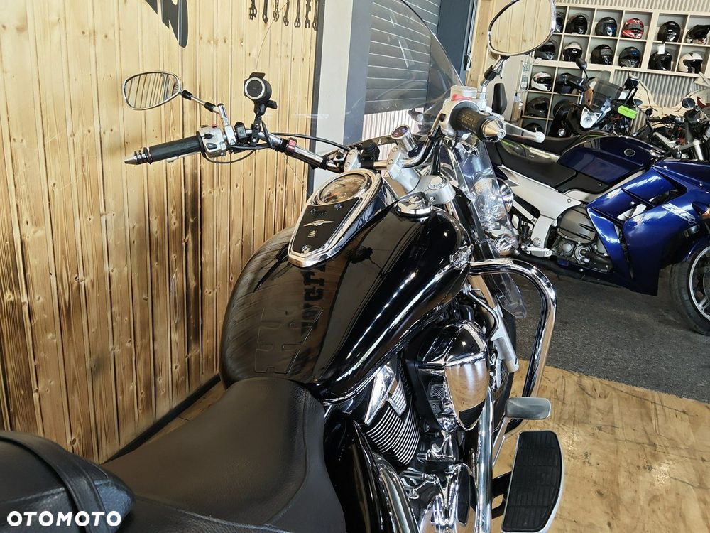 Suzuki Intruder - 15