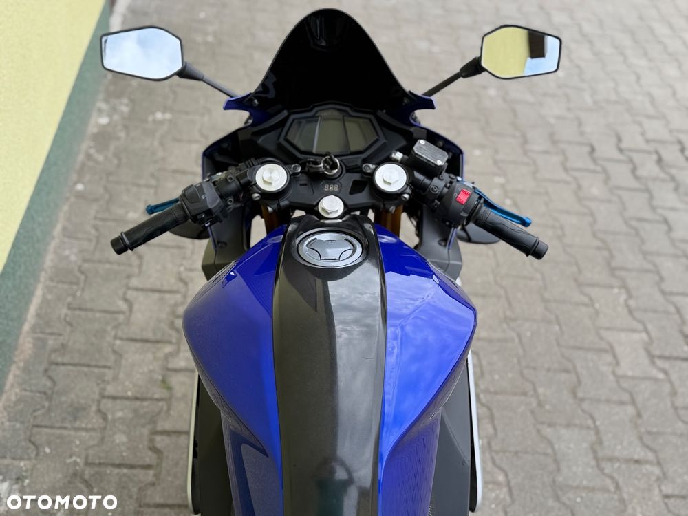 Yamaha YZF - 18