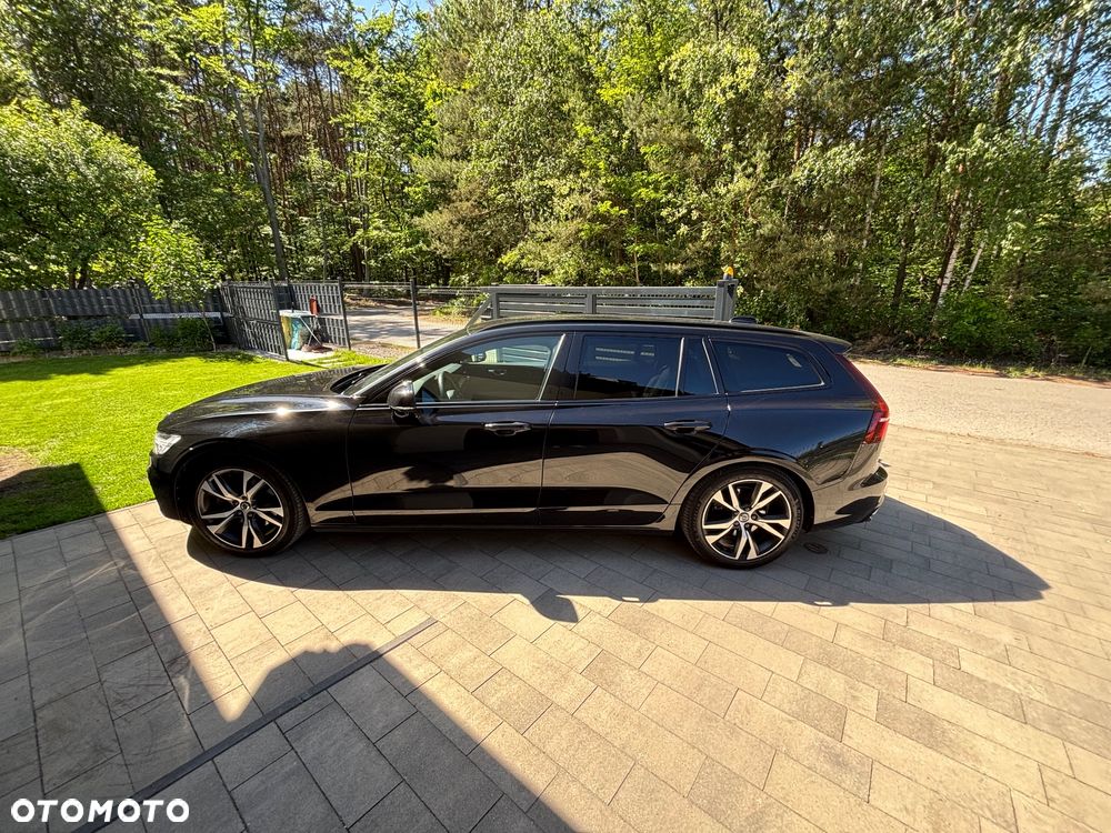 Volvo V60 B4 B R-Design - 3