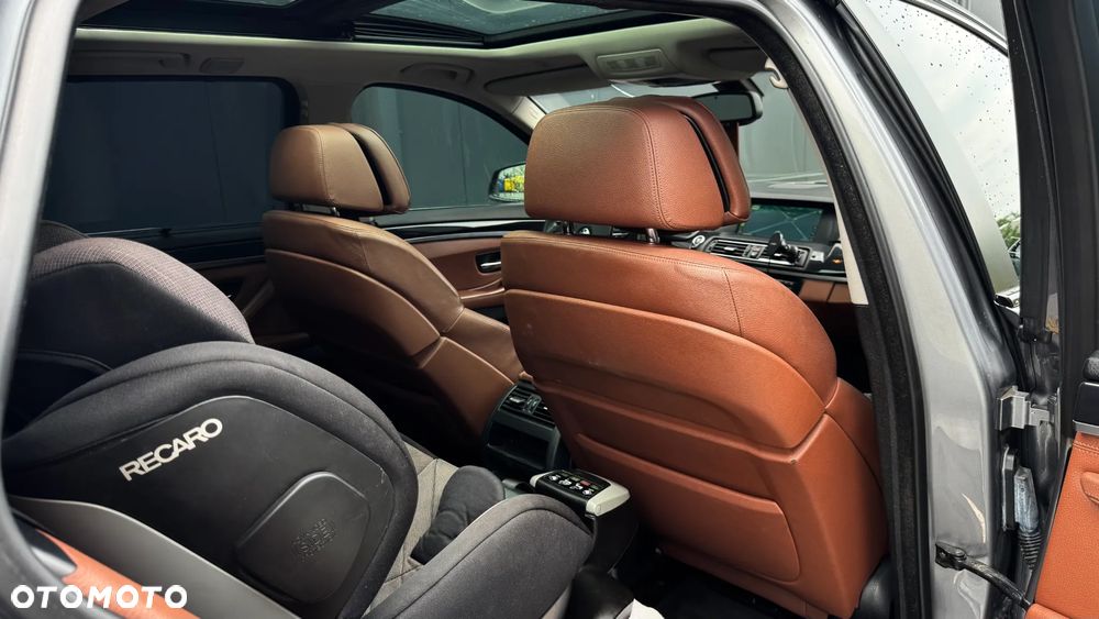BMW Seria 5 525d Sport-Aut Luxury Line - 11