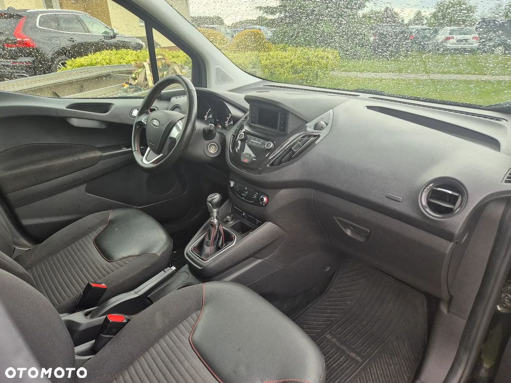 Ford Transit Courier - 12