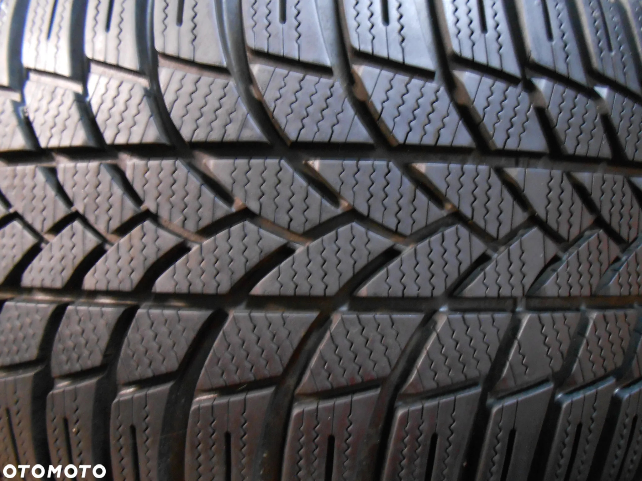 OPONA POJEDYNKA 235/35R19 LASSA SNOWAYS 4 DOT 3222 8MM - 2