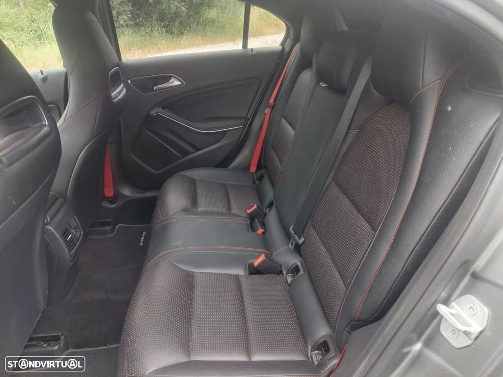Mercedes-Benz A 45 AMG 4Matic Speedshift 7G-DCT - 8