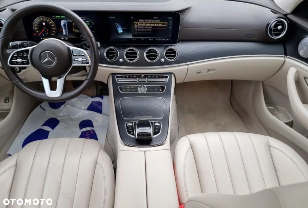 Mercedes-Benz Klasa E 300 de Exclusive - 5