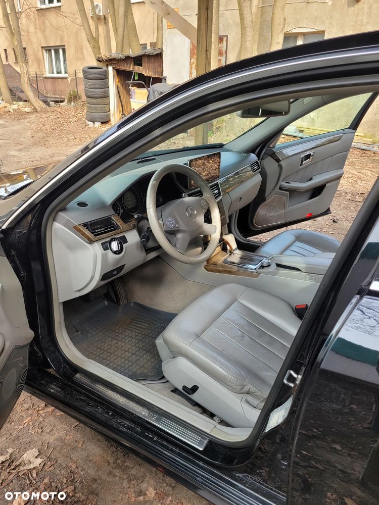 Mercedes-Benz Klasa E 250 CDI DPF BlueEFFICIENCY Automatik Elegance - 9