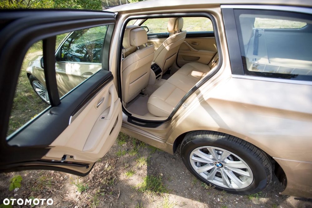 BMW Seria 5 523i - 8