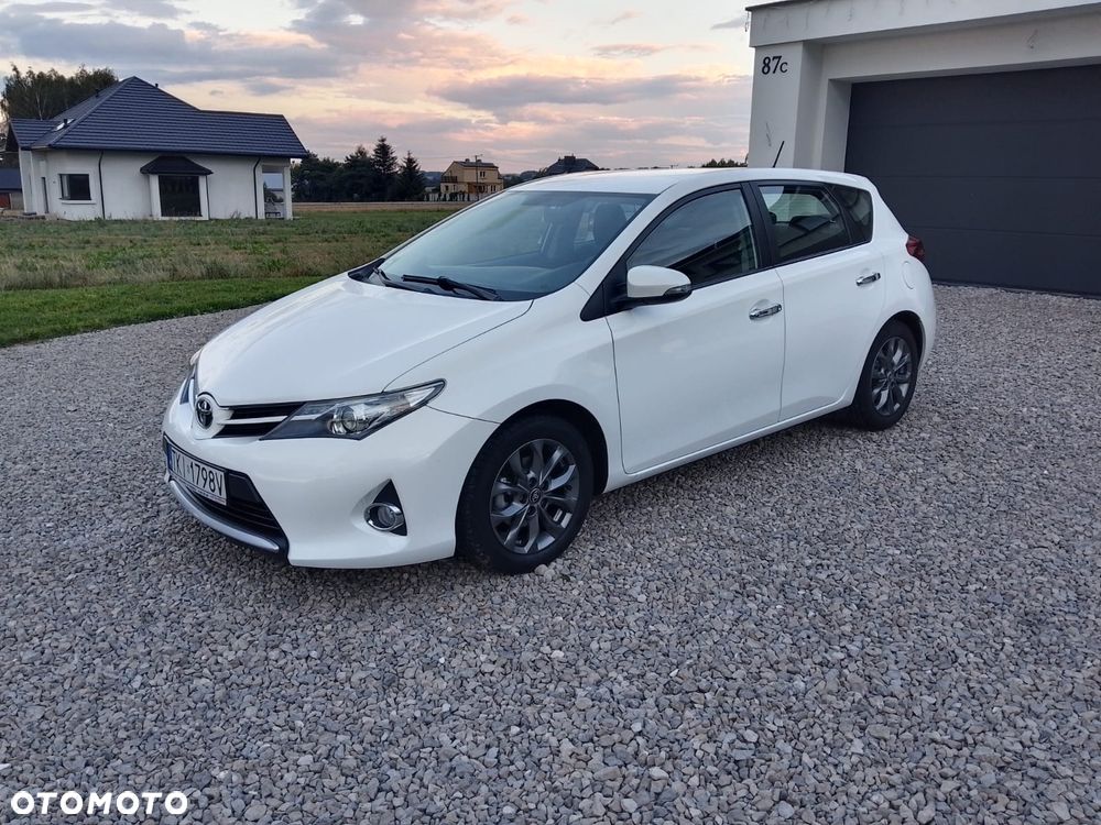 Toyota Auris 1.33 Dual-VVT-i Comfort - 1