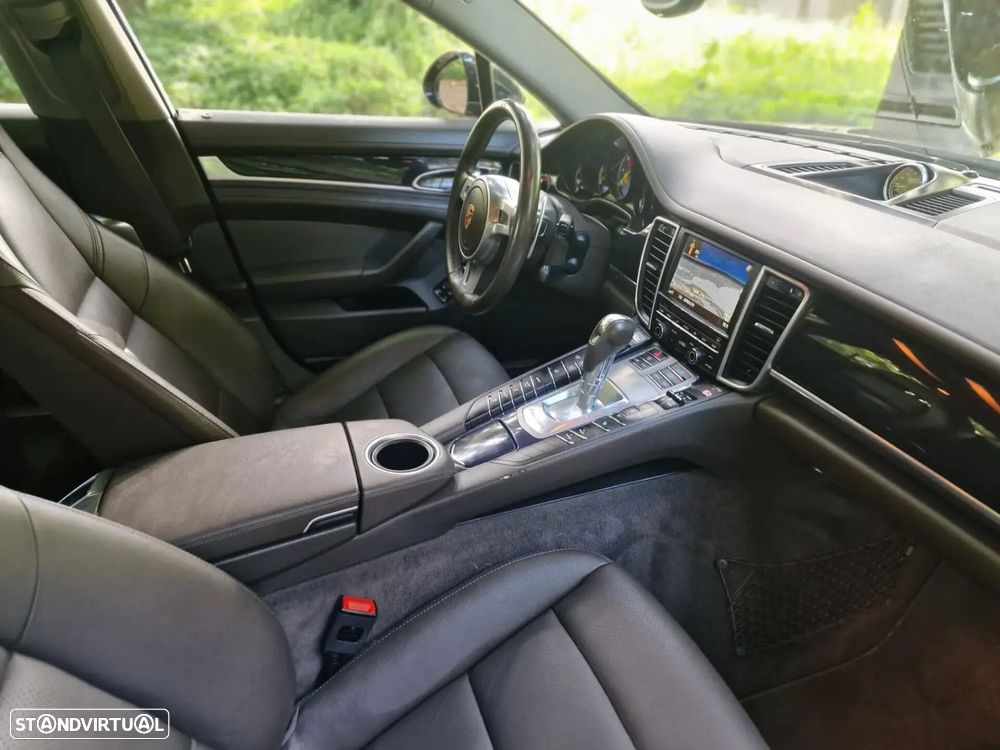 Porsche Panamera - 41