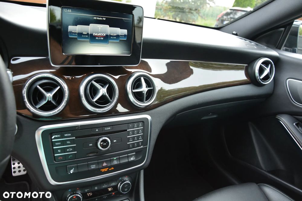 Mercedes-Benz CLA 250 4Matic 7G-DCT StreetStyle - 24