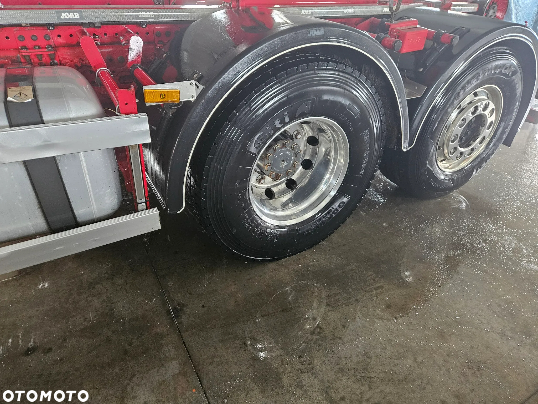 Mercedes-Benz Actros - 8