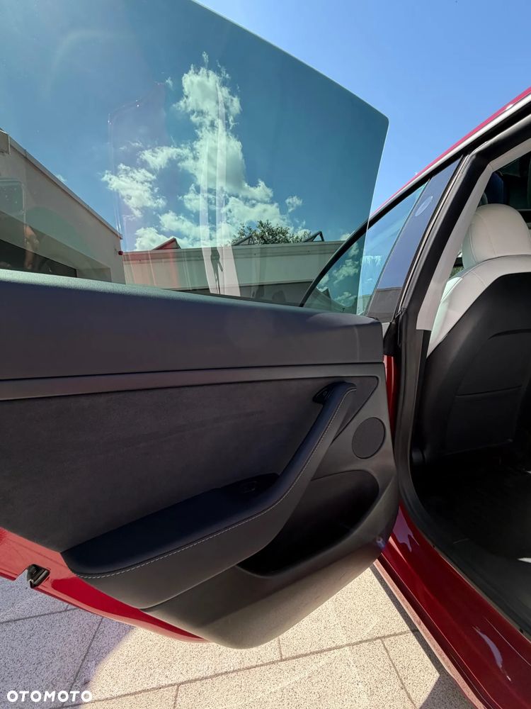 Tesla Model 3 - 10