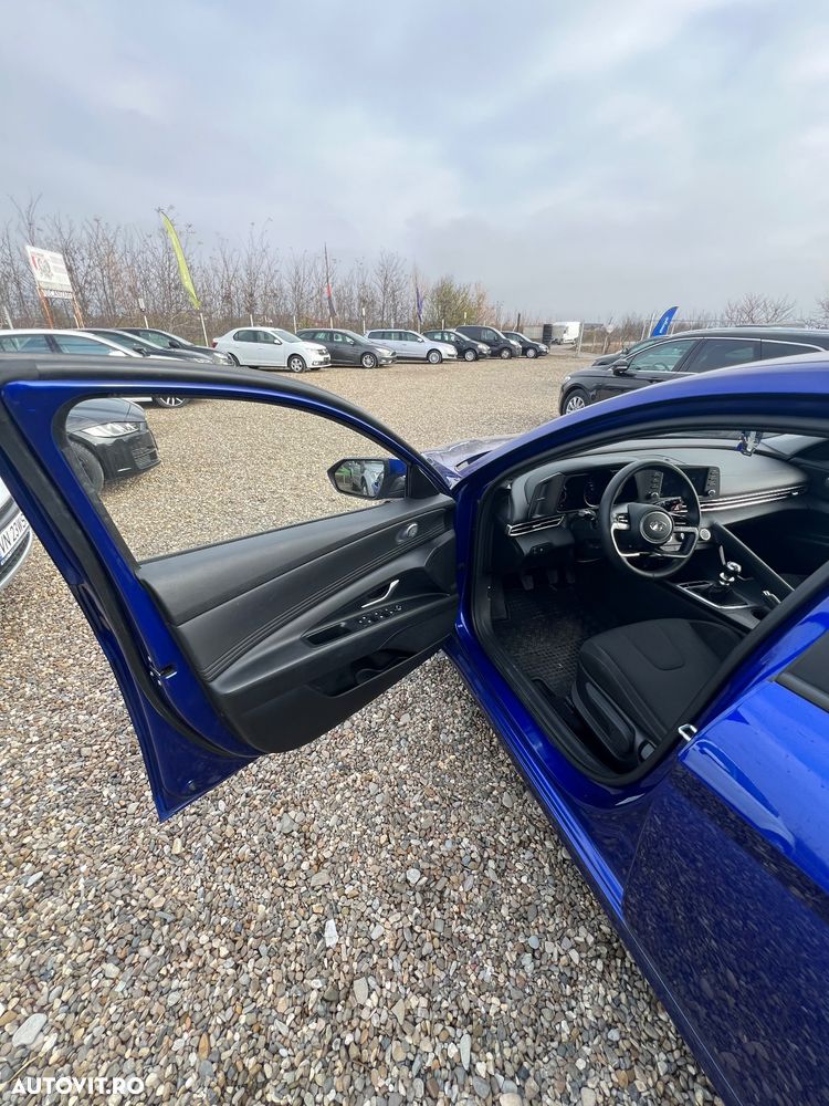 Hyundai Elantra 1.6 l 123 CP 6MT Classic - 12