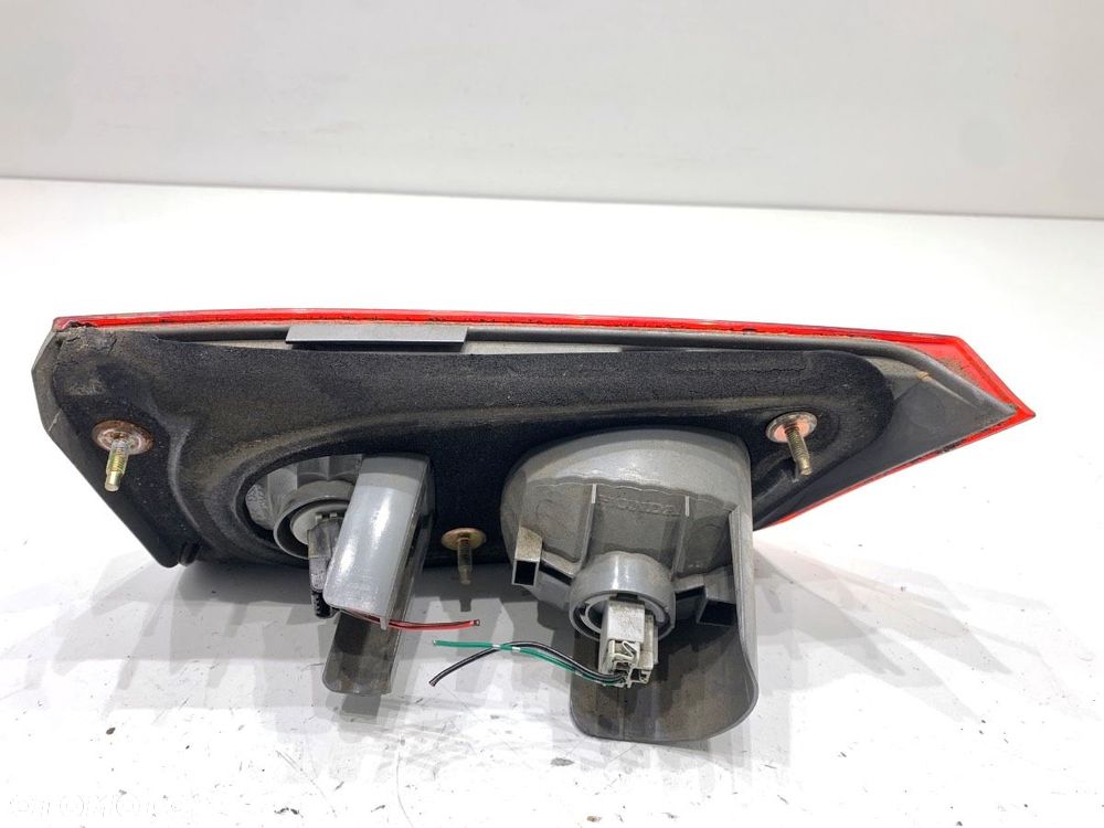 LAMPA TYŁ PRAWA WEWNĘTRZNA  HONDA ACCORD VII (CL, CN) 2003 - 2012 2.2 i-CTDi (CN1) 103 kW [140 KM] - 2