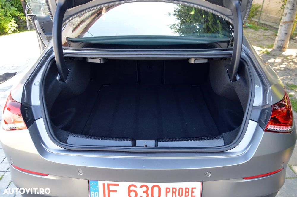 Mercedes-Benz CLA 180 7G-DCT Special Edition - 9