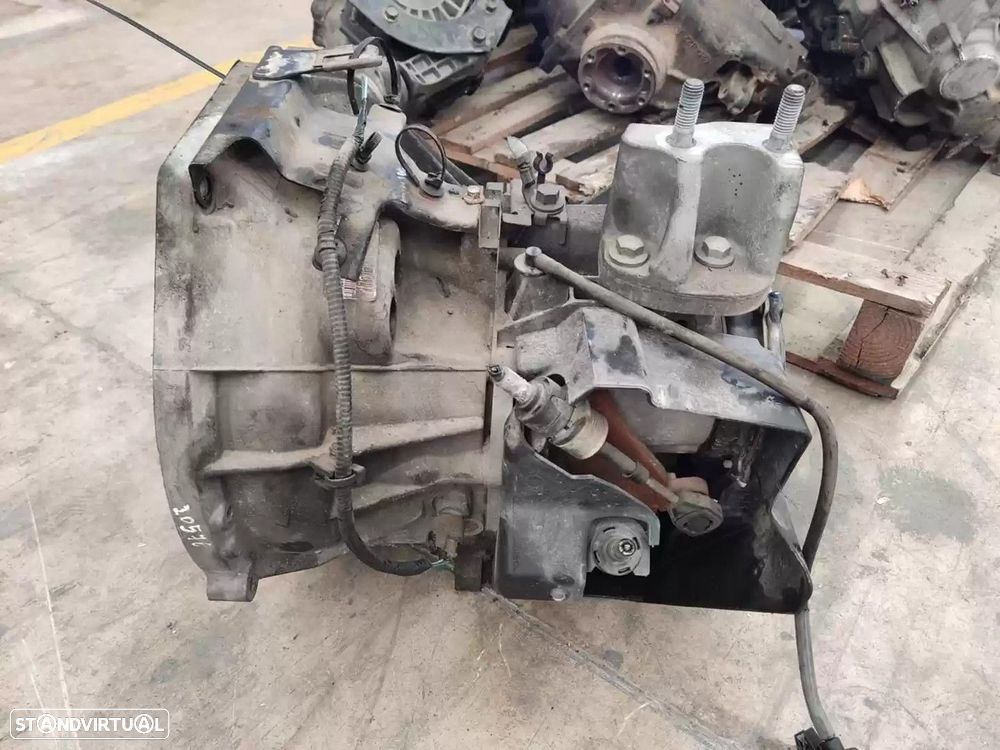 CAIXA VELOCIDADES FORD FIESTA VI 2009 -8A6R7002FA - 2