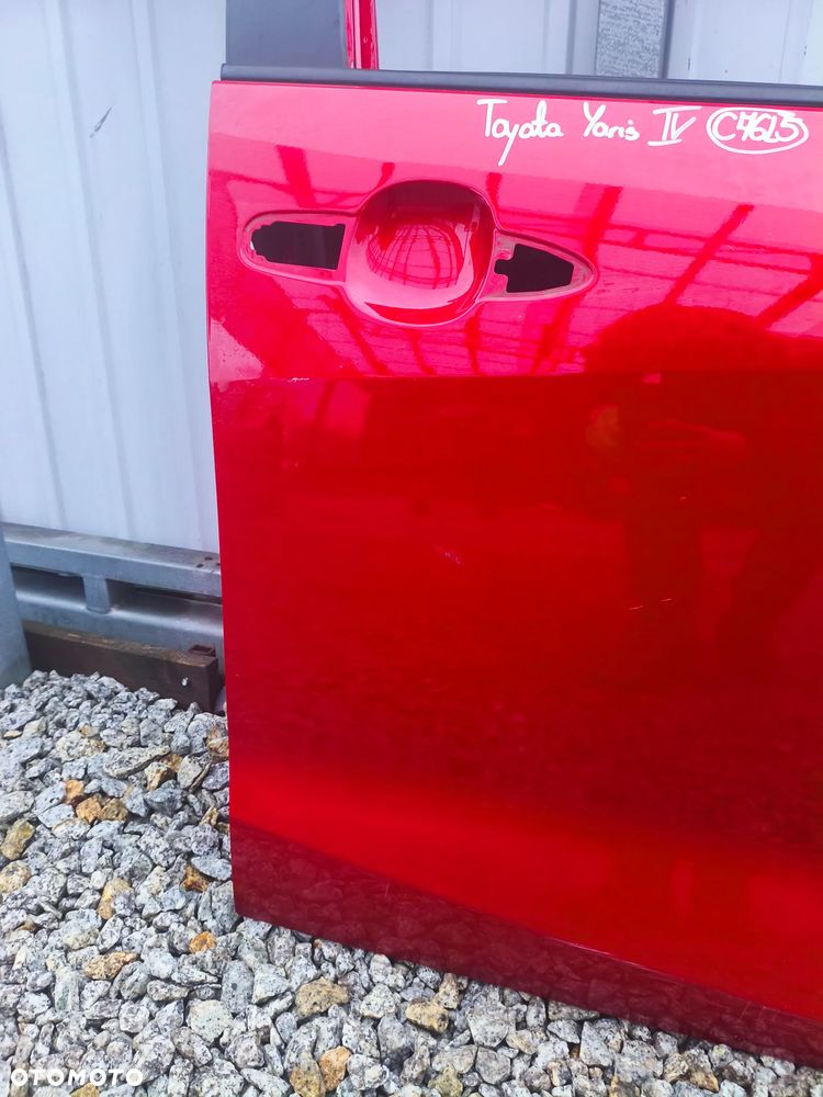TOYOTA YARIS IV DRZWI PRAWE PRZEDNIE POZNAŃ GIEŁDA X750 - 3