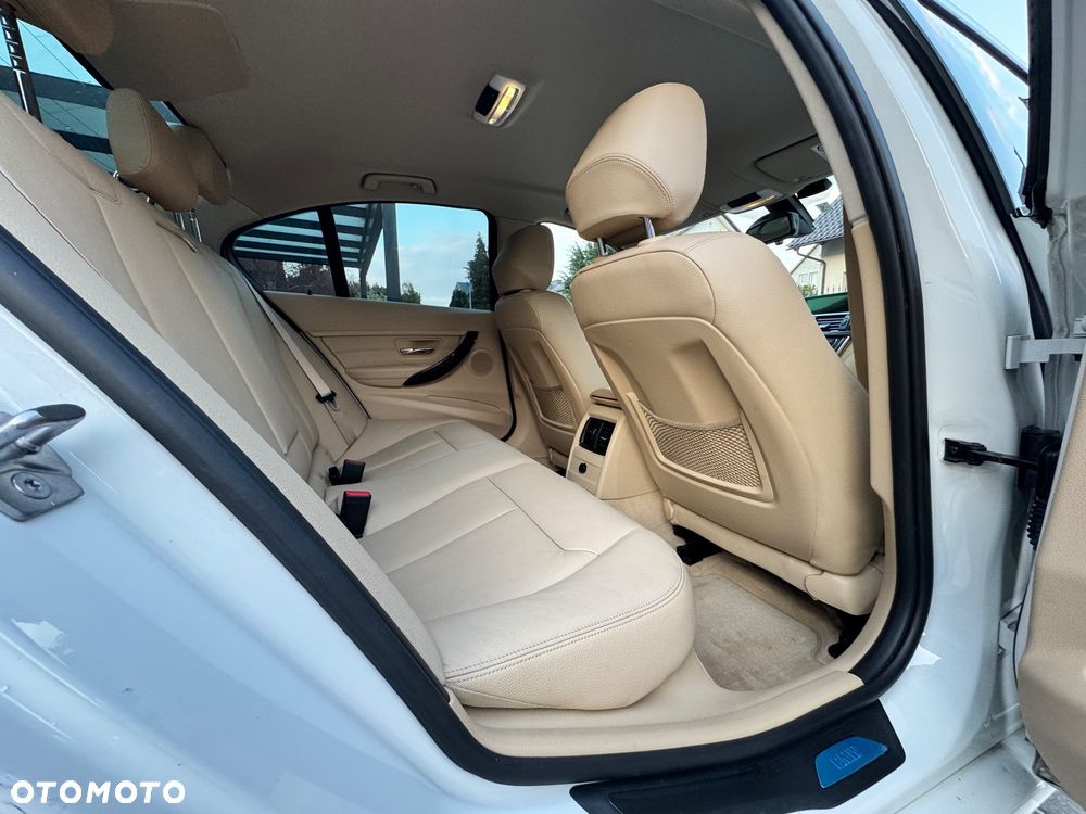 BMW Seria 3 ActiveHybrid Luxury Line - 17