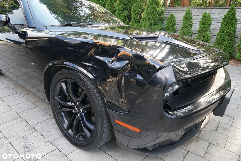 Dodge Challenger - 16