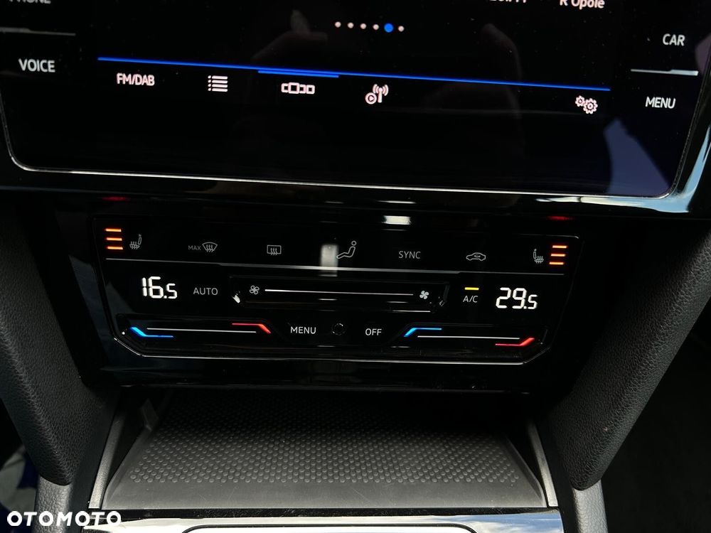 Volkswagen Passat 1.5 TSI EVO Elegance DSG - 27