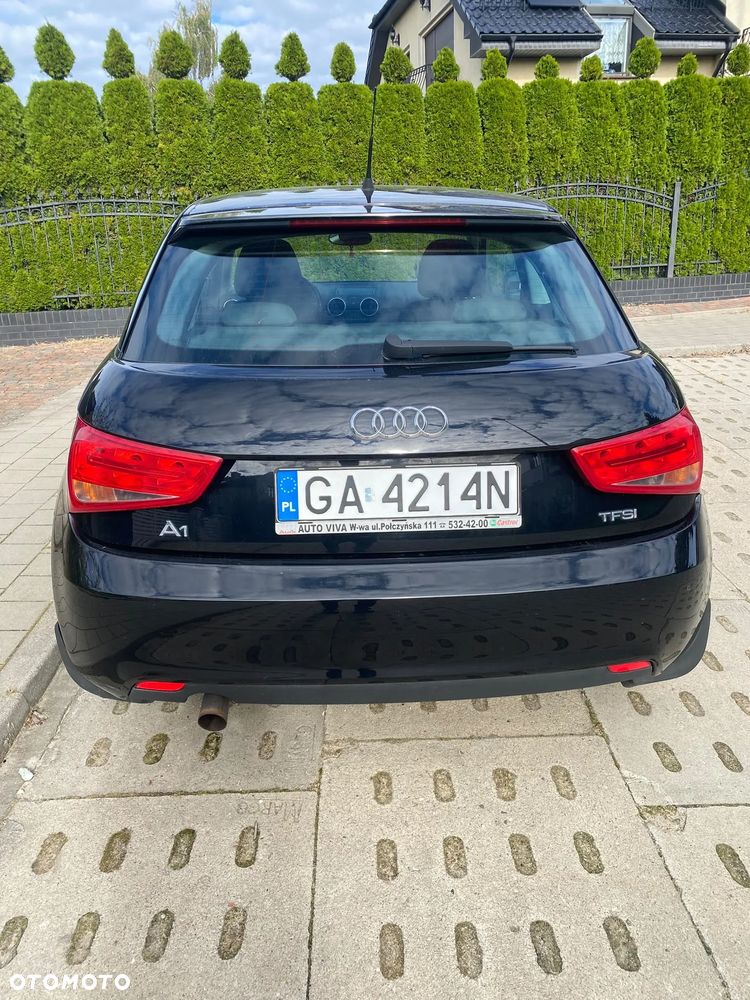 Audi A1 2011 photo 2