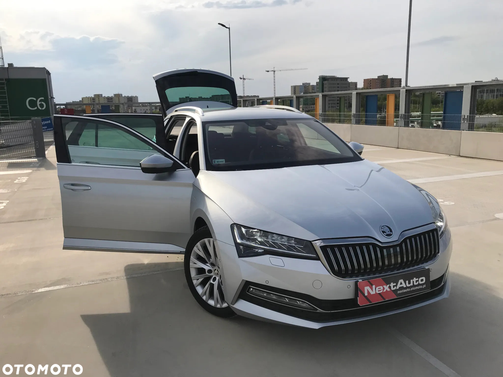 Skoda Superb 2.0 TDI SCR L&K DSG - 8