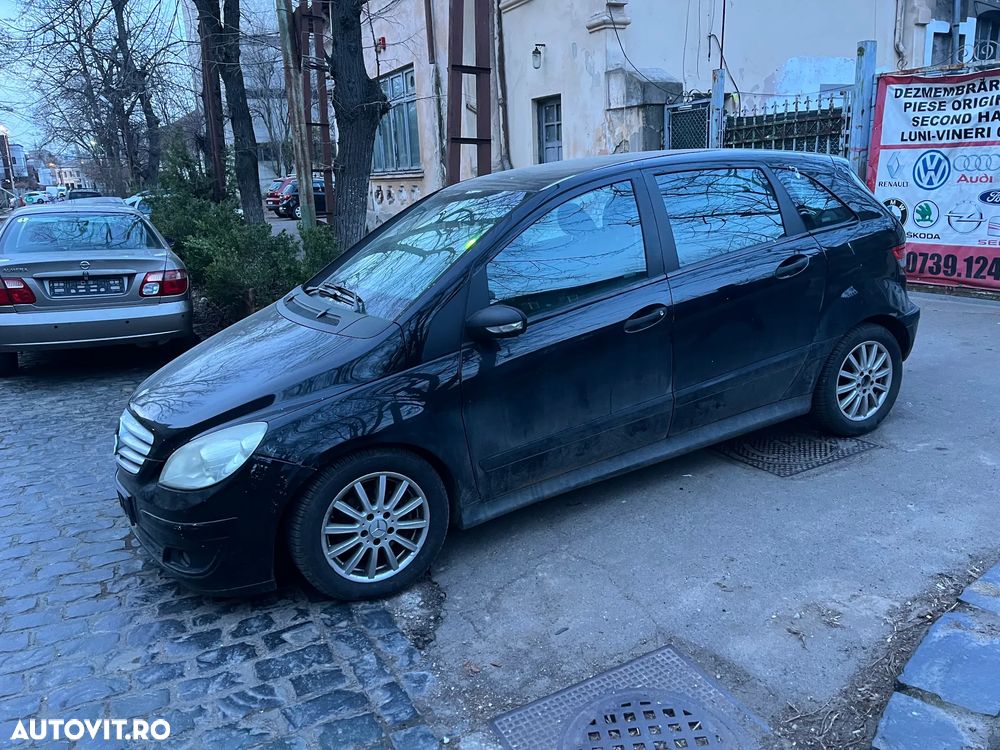 Dezmembrez Mercedes Benz B180 B200 cdi cutie automata negru 2006 - 4