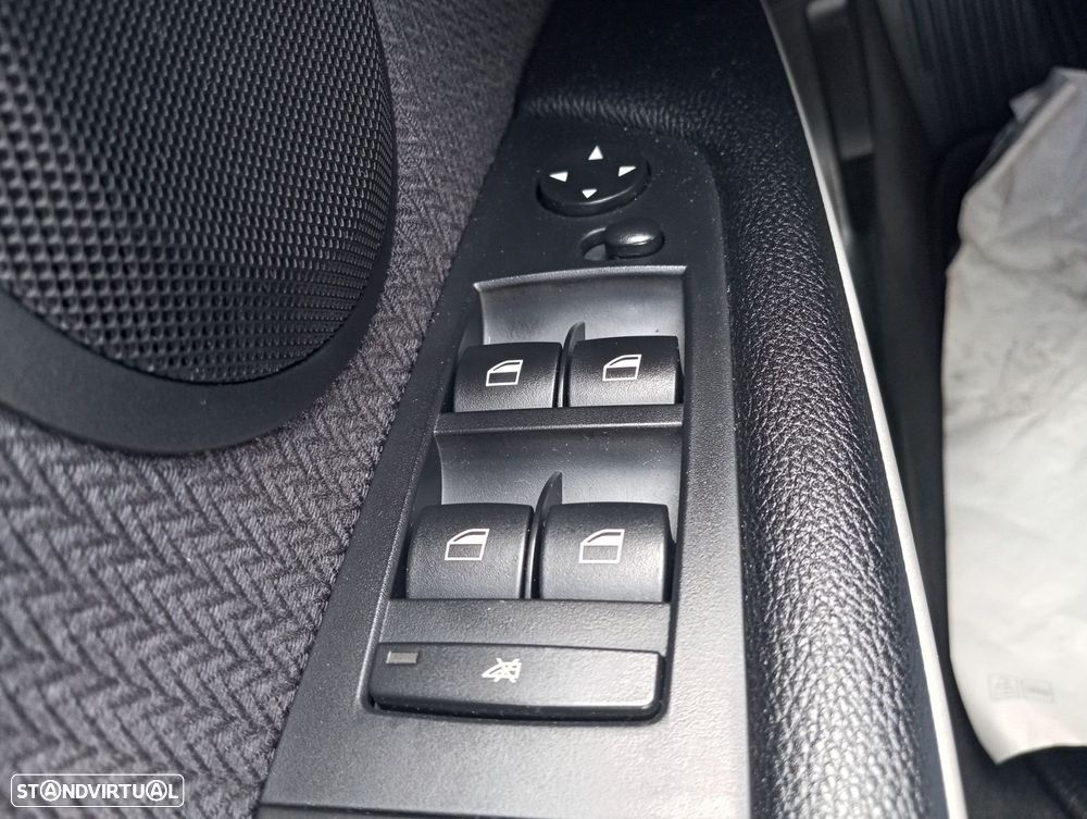 BMW 320 d LifeStyle - 10