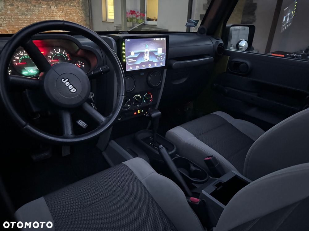 Jeep Wrangler Unlimited 3.8 Automatik Sahara - 18