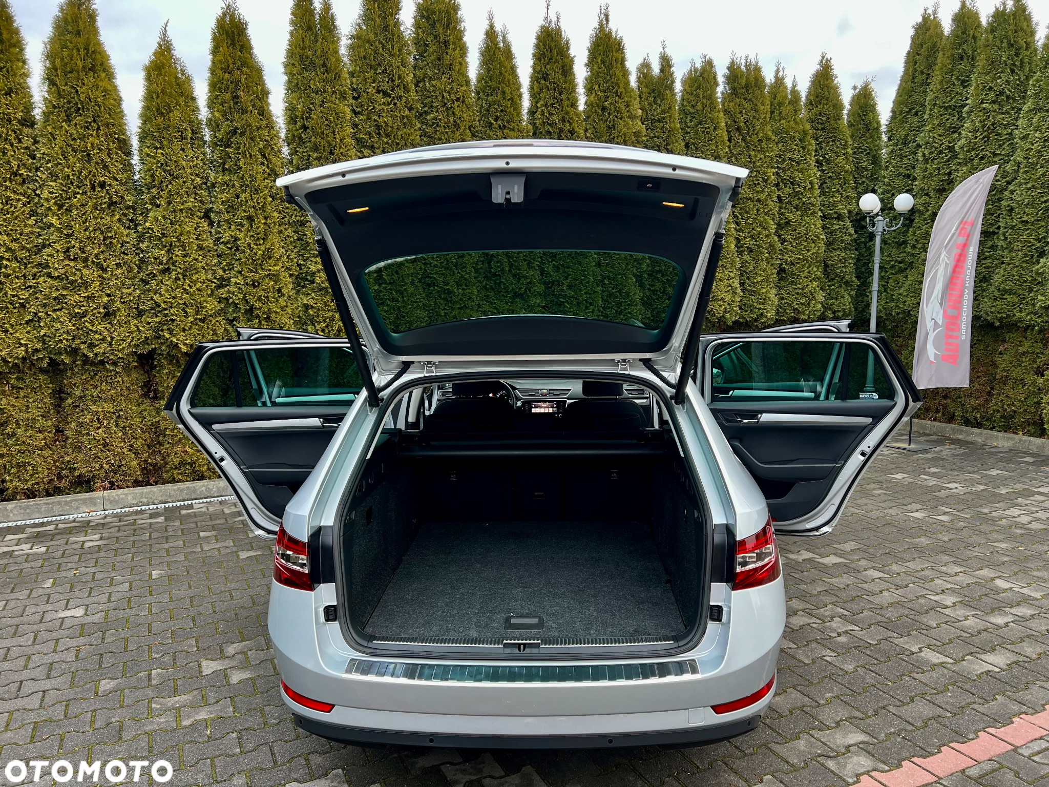 Skoda Superb 2.0 TDI Style DSG - 24