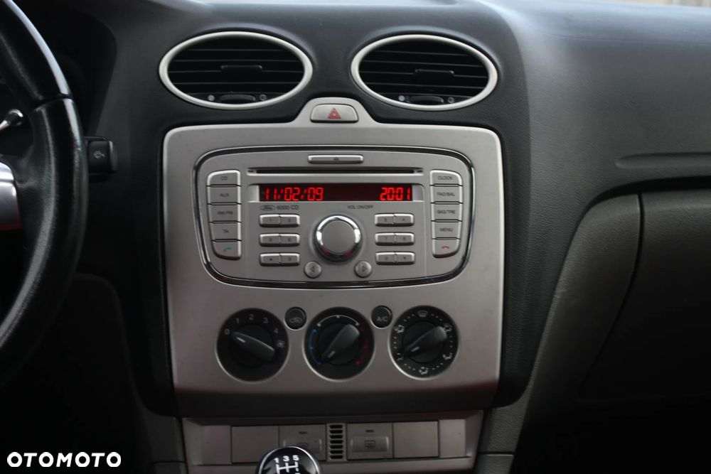 Ford Focus 1.6 Ti-VCT Sport - 21