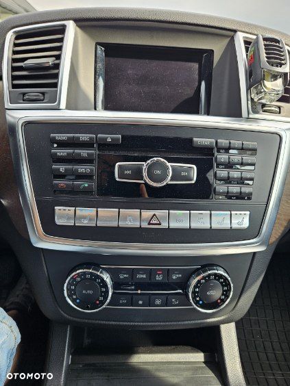 Mercedes-Benz ML - 8
