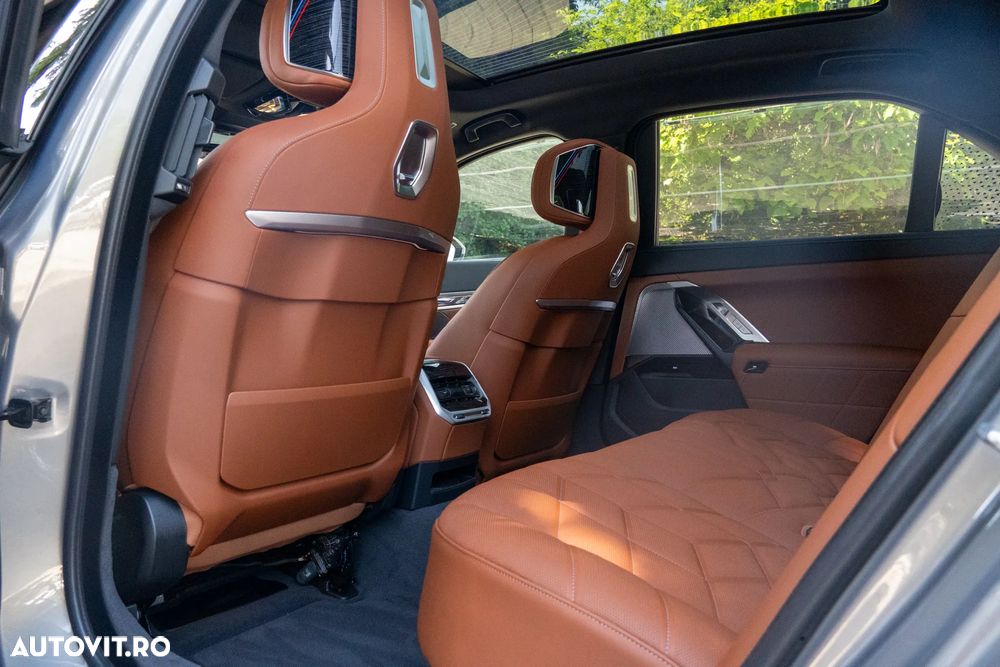 BMW Seria 7 740d xDrive MHEV - 13