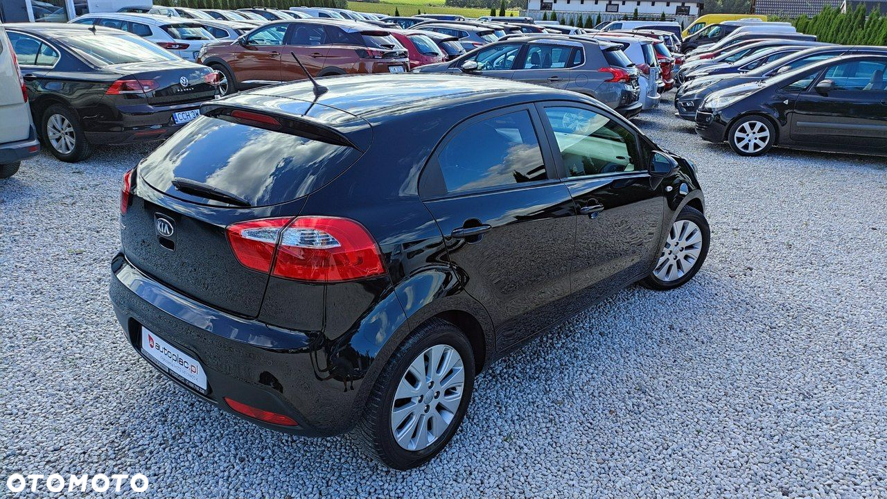 Kia Rio - 12