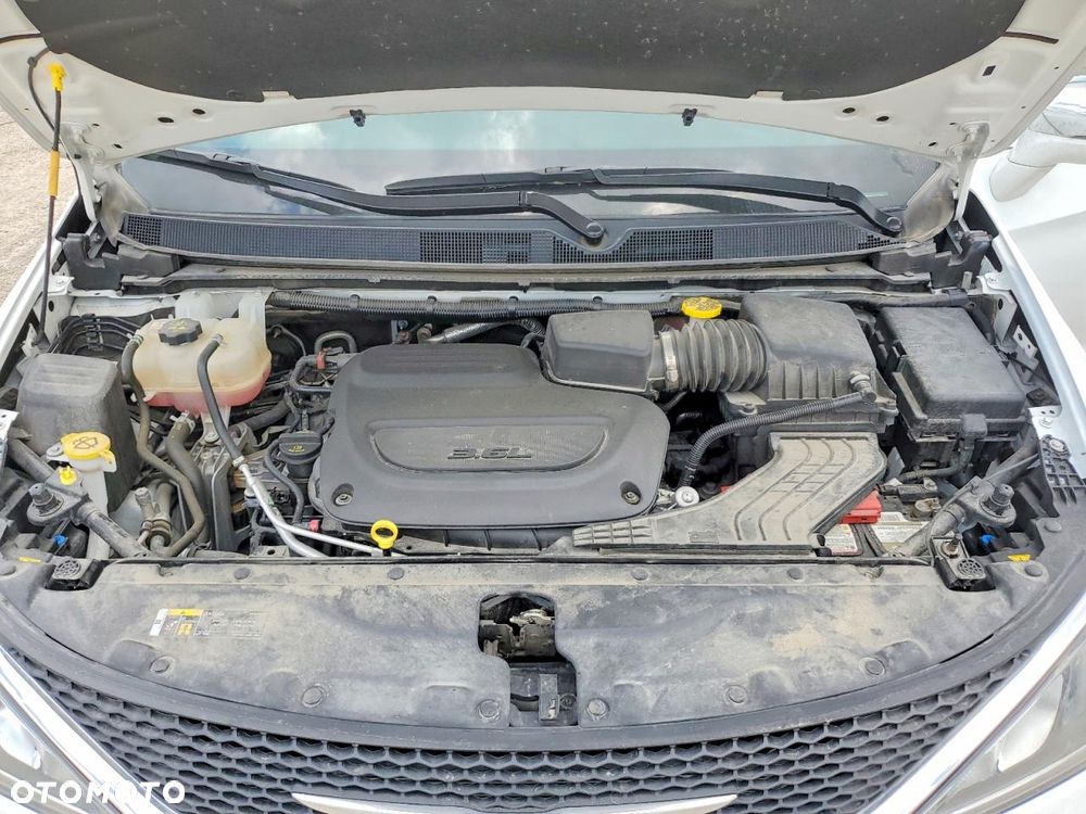 Chrysler Pacifica - 12