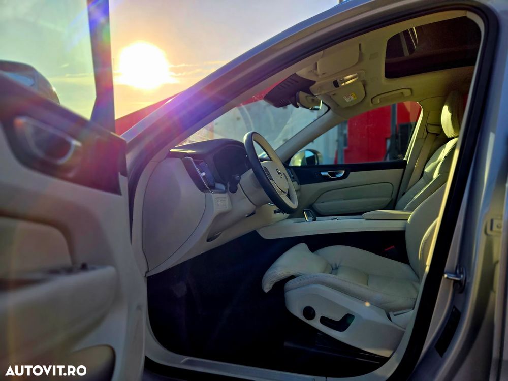 Volvo XC 60 T6 AWD Recharge Geartronic Inscription - 8