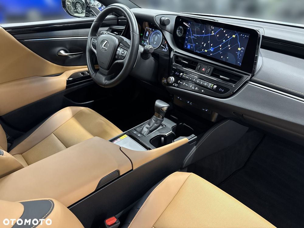 Lexus ES 300h Business Edition - 26